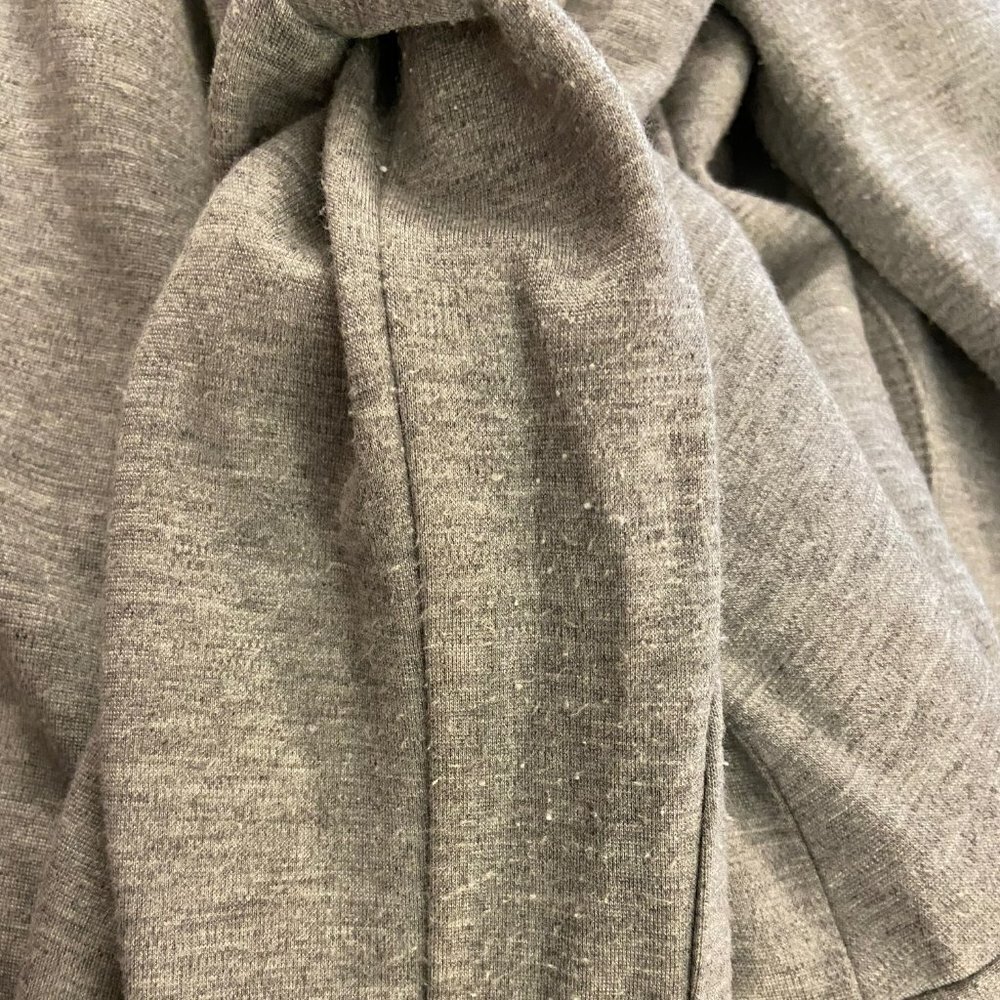 ⭐4 FOR $20⭐ RW & CO Women's Grey Rayon Blazer / Jacket - Size Small - Picture 4 of 4